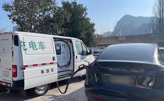 麟游汽车搭电